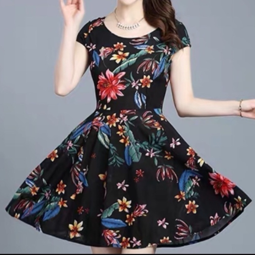 Black multicolor floral printed short sleeve pullover dress